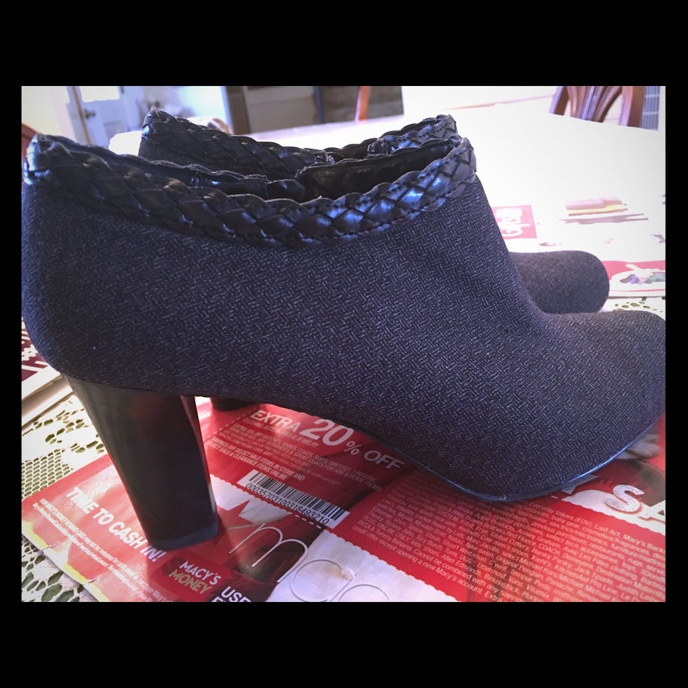 Liz Claiborne’s boot